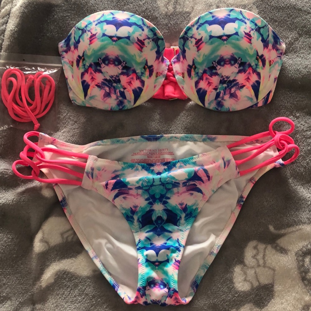 Swimsuit top and bottom